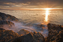 A dramatic sunset from the southern tip of Lopez Island von Danita Delimont