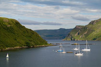 Beautiful port and sailboats with reflections in small tourist village of Portree in Isle of Skye Western Highlands Scotland von Danita Delimont