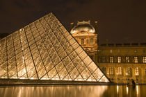 The Louvre at twilight von Danita Delimont