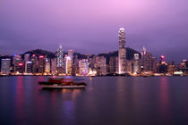 City skyline and Victoria Harbor at night von Danita Delimont