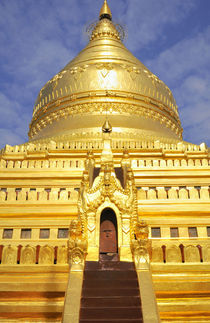 The Shwe Zigon Pagoda in Bagan von Danita Delimont