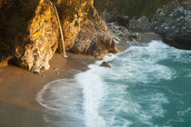 Scenic McWay Falls tumbles into the beach and the Pacific Ocean at Julia Pfeiffer Burns State Park near Big Sur California von Danita Delimont