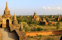 Various Bagan temples von Danita Delimont