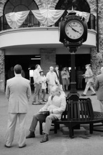 Between Races at Keeneland von Michael Kloth