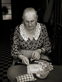 A lacemaker in Bruges by RicardMN Photography