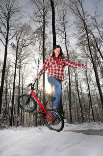 BMX Flatland im Schnee - Monika Hinz von Matthias Hauser