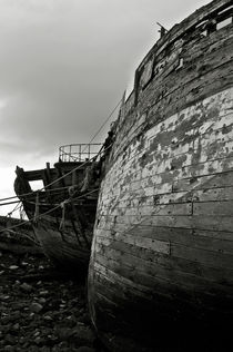 Old abandoned ships by RicardMN Photography