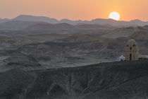 Sunset over the mountains at Marsa Shagra von Sami Sarkis Photography