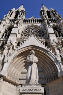 Jeanne d'Arc statue and Cathedral von Sami Sarkis Photography