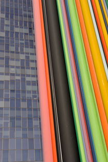 Skyscraper and multi coloured stripes von Sami Sarkis Photography