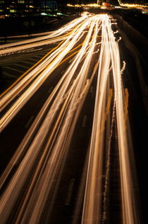 Blurred traffic at night( long exposure) von Sami Sarkis Photography