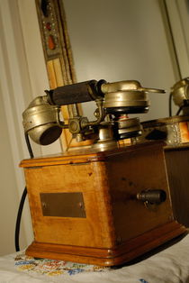 Antique Marty 1910 telephone von Sami Sarkis Photography