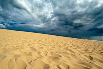 Clouds over the Great Dune of Pyla on the Bassin d'Arcachon von Sami Sarkis Photography