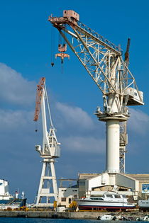 Two large cranes on La Ciotat Port von Sami Sarkis Photography