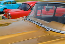 Classic American cars parked in Varadero von Sami Sarkis Photography