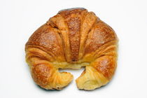 French Croissant on white background von Sami Sarkis Photography