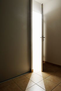 Doorway left ajar von Sami Sarkis Photography