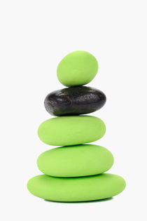 Stack of green and black pebbles von Sami Sarkis Photography