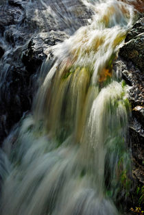 Mountain stream von Sami Sarkis Photography