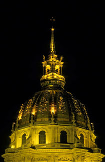 Les Invalides lit up at night von Sami Sarkis Photography