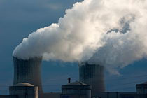 Smoke chimneys of Tricastin Nuclear Power Plant von Sami Sarkis Photography