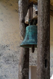 Old bronze bell in a castle at Cazeneuve von Sami Sarkis Photography