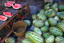 Fresh watermelons for sale at the weekly food market in Fuli village von Sami Sarkis Photography