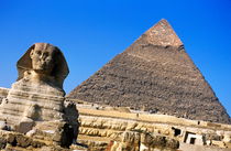 The Great Sphinx with the Khephren Pyramid in the background von Sami Sarkis Photography