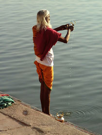Making Puja Varanasi von serenityphotography