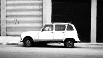 Classic Renault von Lindsay Kokoska