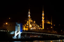 Galata Bridge and Eminonu New Mosque von Evren Kalinbacak