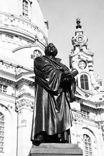 Martin Luther vor der Frauenkirche Dresden von Falko Follert