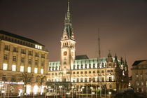 Rathaus Hamburg bei Nacht von alsterimages