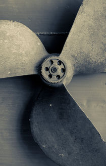 Propeller of a ship by Lars Hallstrom