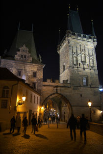 On the Charles Bridge at Night von serenityphotography