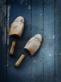 wooden shoe trees von Priska  Wettstein