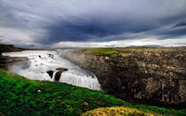 Gullfoss by Víctor Bautista