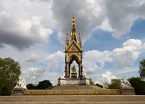 Prince Albert memorial statue  by David J French