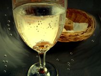 Brot und Wein by Heidrun Carola Herrmann