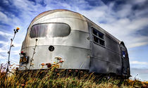 Airstream Caravan on the Beach. von ian hufton