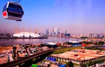 Emirates Cable Car Skyline von David J French