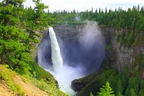 Helmcken Falls im Wells Gray Provincal Park von Mellieha Zacharias