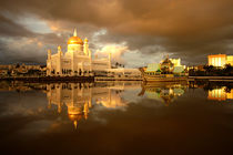 Royal mosque in Brunei by dreamtours