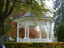 Pavillon im Park von regenbogenfloh