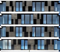 Fassadenmosaik von k-h.foerster _______                            port fO= lio