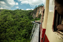 Myanmar's train by Thomas Cristofoletti