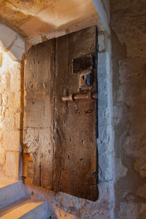 Door in a medieval building von safaribears